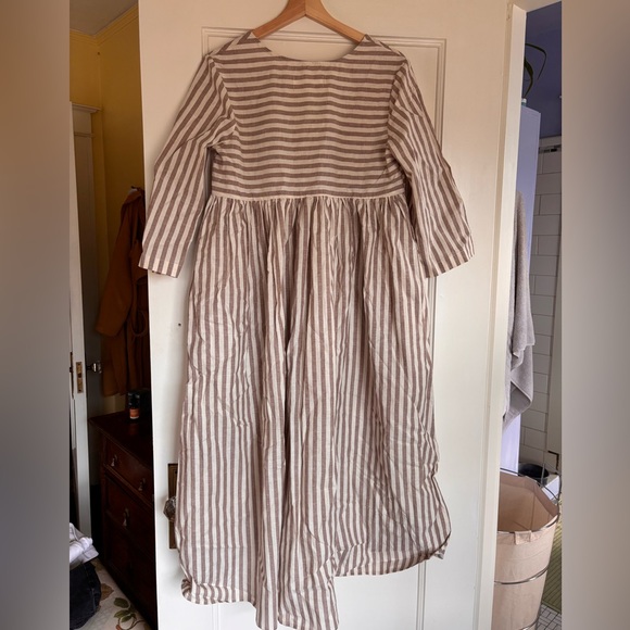 NWOT Tradlands Beige Striped Midi Dress - Picture 5 of 10
